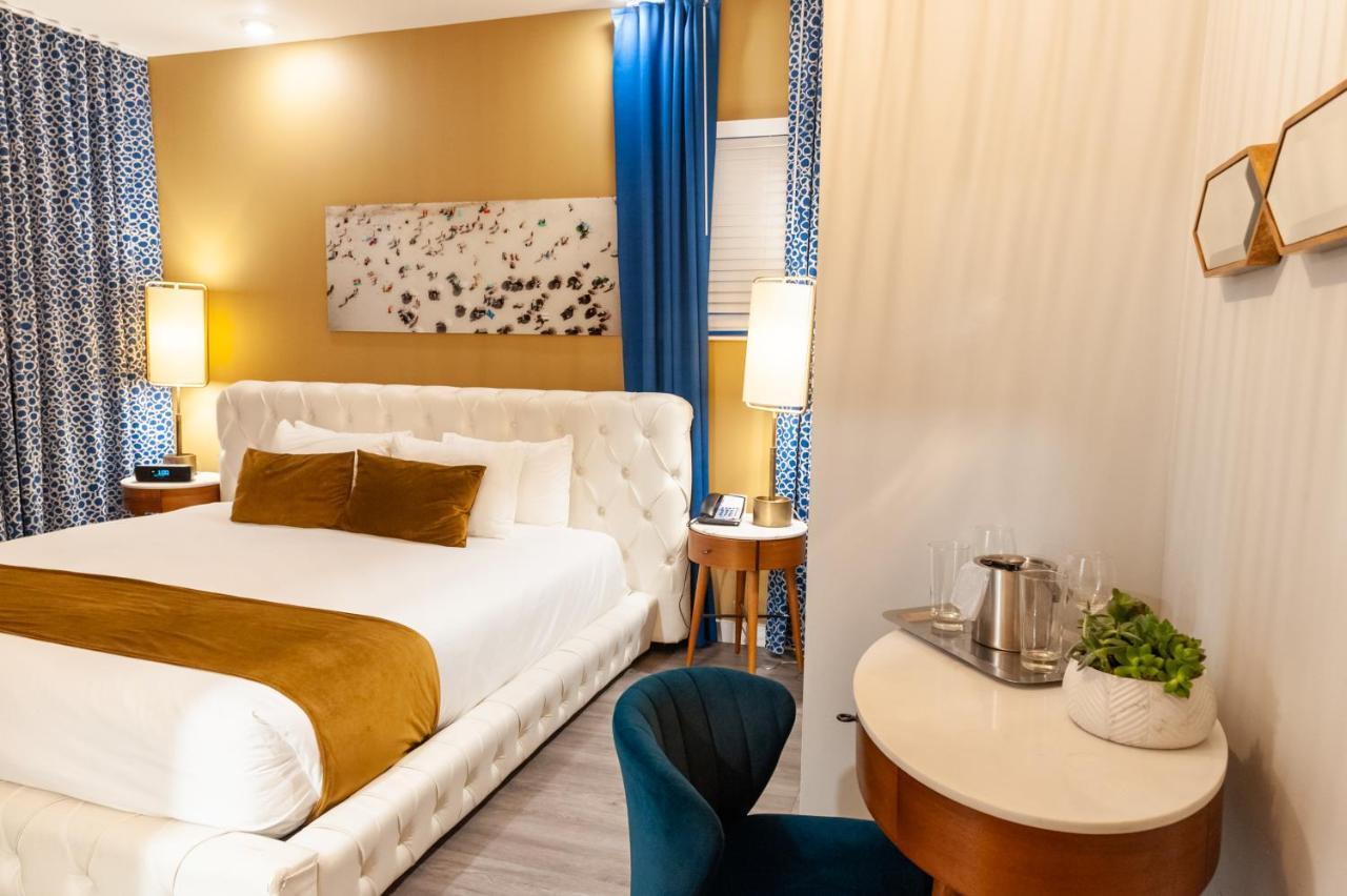 Catalina Hotel&beach Club